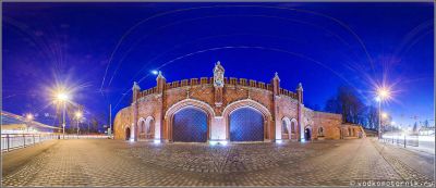 Фридландские ворота в ночи