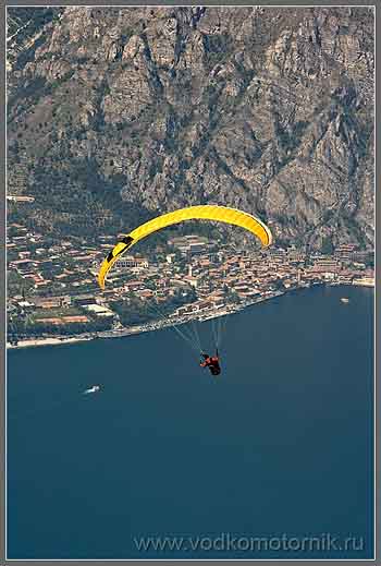 Пролетая над озером Гарда (Garda).