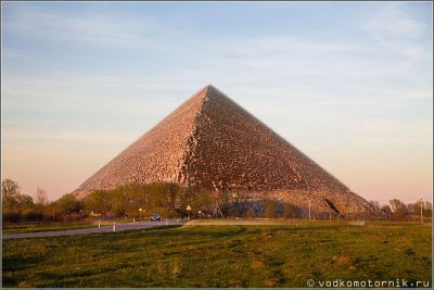 Строительство Калининградской пирамиды