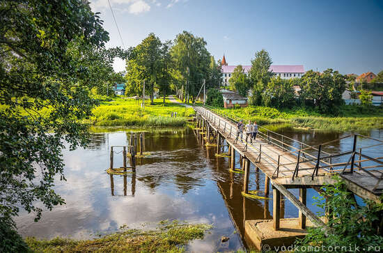 Пешеходный мост через реку Лава в г. Правдинск