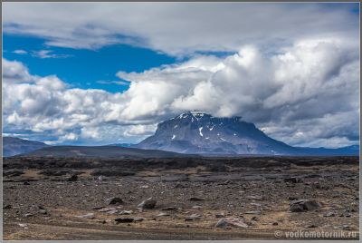 Исландия Аскья. Затухший вулкан слева по борту