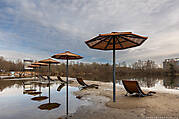Зона отдыха на озере Пелавское ранней весной