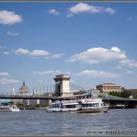 Движуха на реке. Венгрия, Будапешт, Дунай.