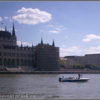 На катере возле здания парламента. Венгрия, Будапешт, Дунай.