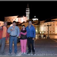 Наша команда в ночном городе. Катер - Словения Пиран,Piran.