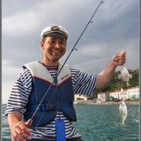 На морской рыбалке - улов. Катер, Словения Пиран, Piran.