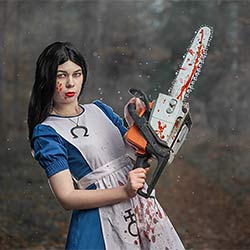Alice: Madness Returns с бензопилой фотограф Калининград