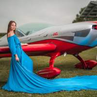  Синее платье девушка самолет
